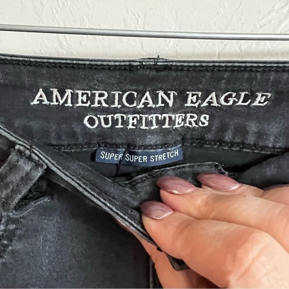 AEO Black Hi Rise Shortie Shorts - Picture 4 of 9